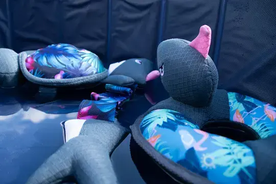 Flyde legetøj Ring o’  Sharky (Flamingo)